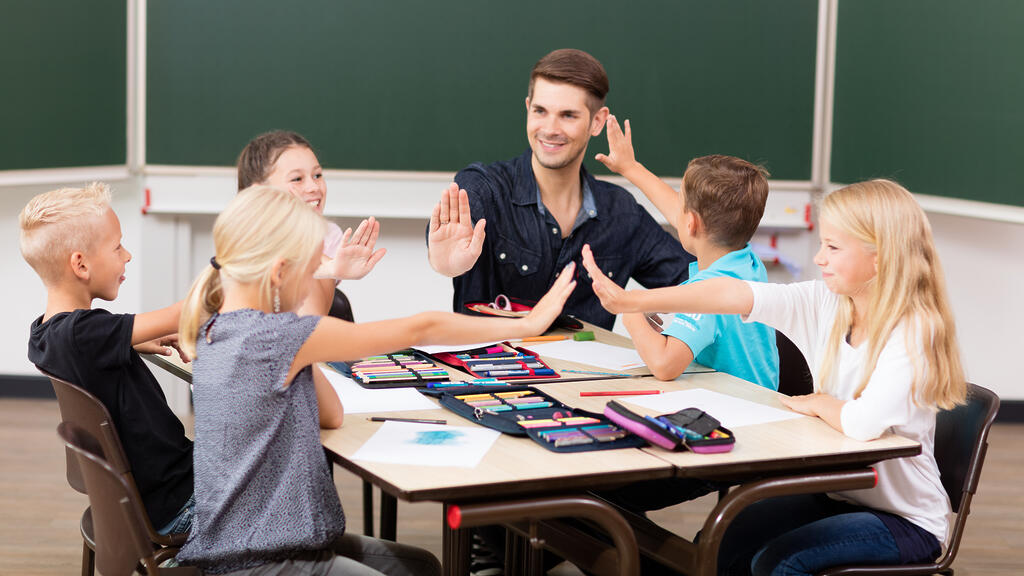 Förderlehrkraft an der Grundschule Förderlehrkraft an der Grundschule